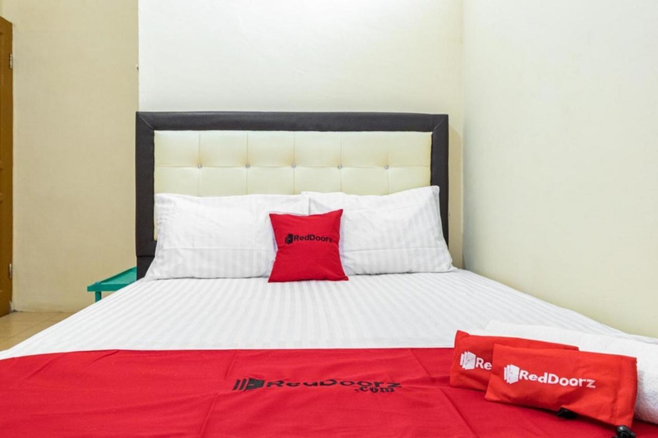 Reddoorz Syariah @ Jalan Setiabudi Medan 3 Экстерьер фото