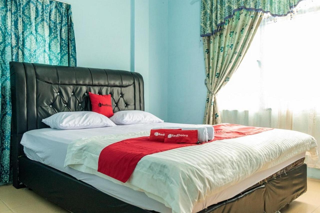 Reddoorz Syariah @ Jalan Setiabudi Medan 3 Экстерьер фото
